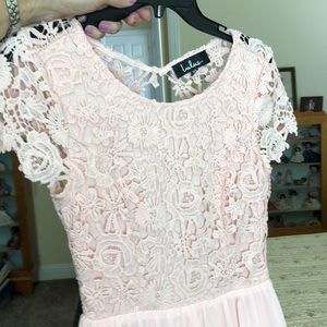 Worn 1 looks NU.   Pale Pink Chiffon long dress.